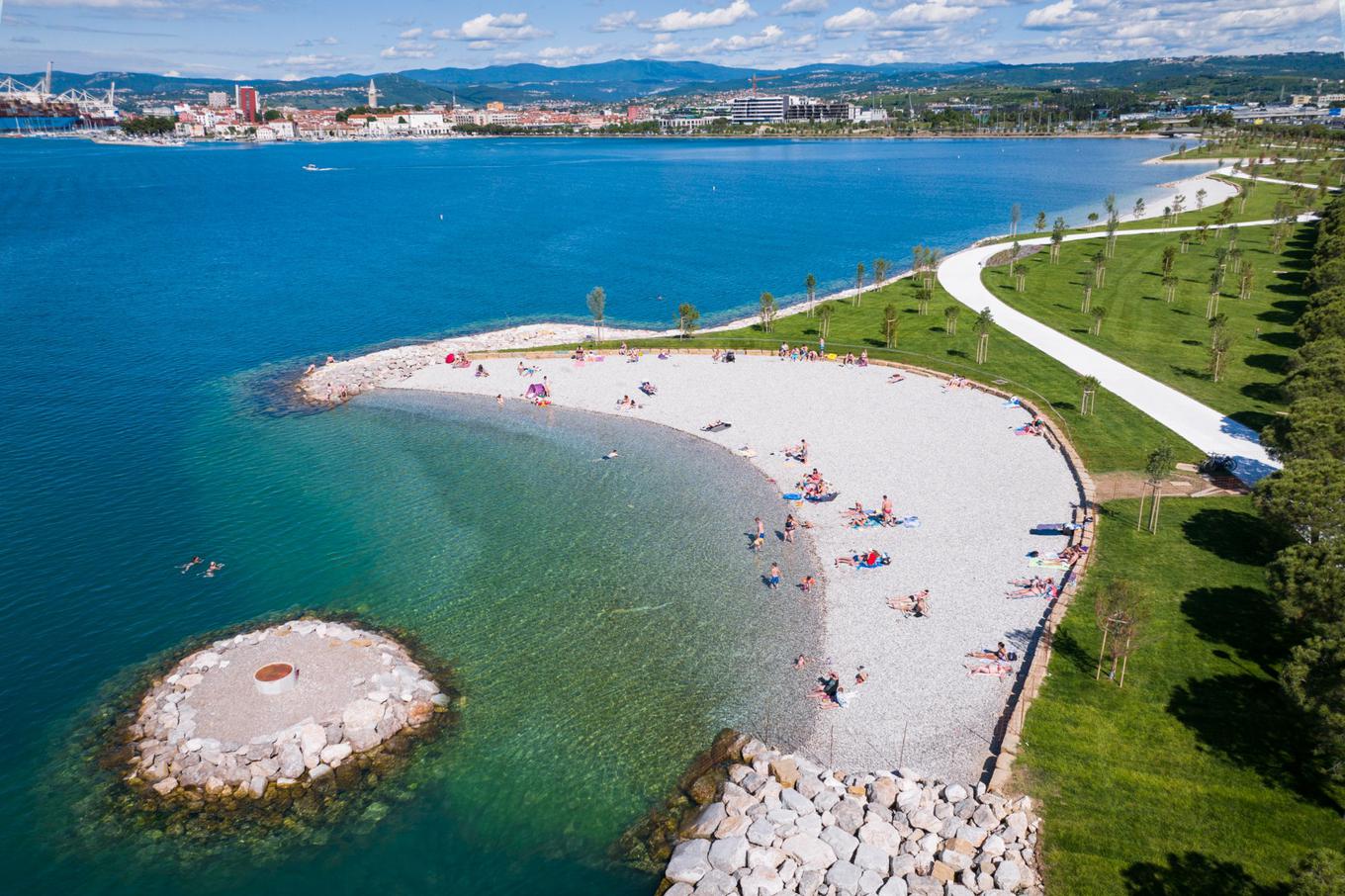Javna plaža Žusterna